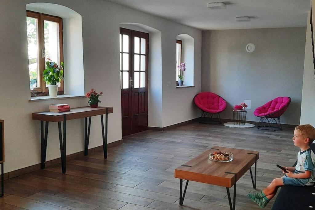 Holiday Home For 8 People, Pool + Sea View Vilanija Zewnętrze zdjęcie