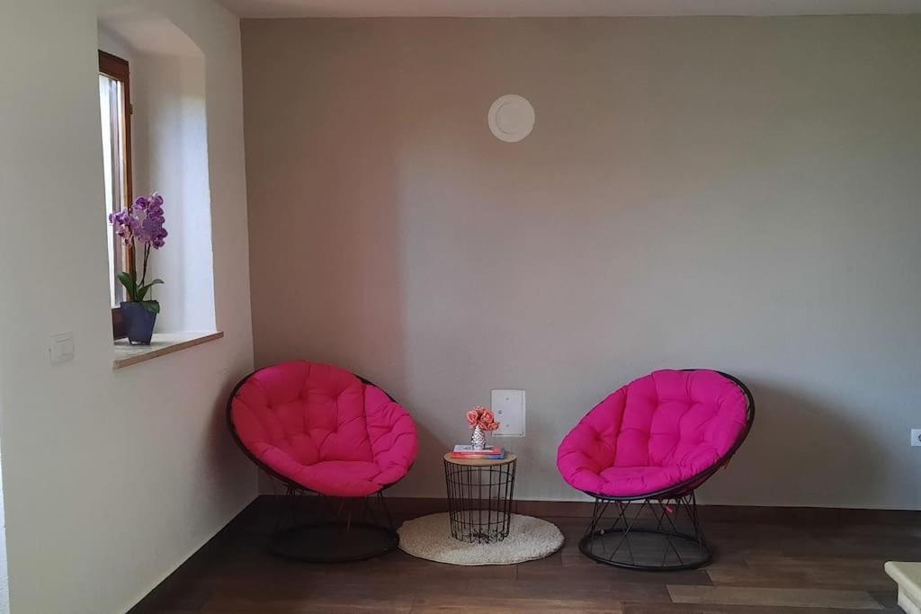Holiday Home For 8 People, Pool + Sea View Vilanija Zewnętrze zdjęcie