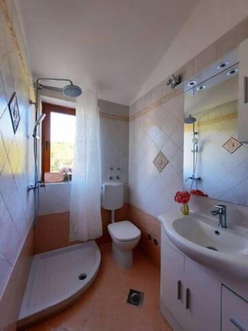 Holiday Home For 8 People, Pool + Sea View Vilanija Zewnętrze zdjęcie