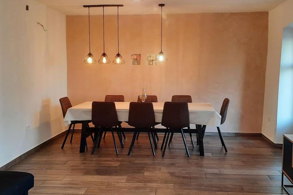 Holiday Home For 8 People, Pool + Sea View Vilanija Zewnętrze zdjęcie