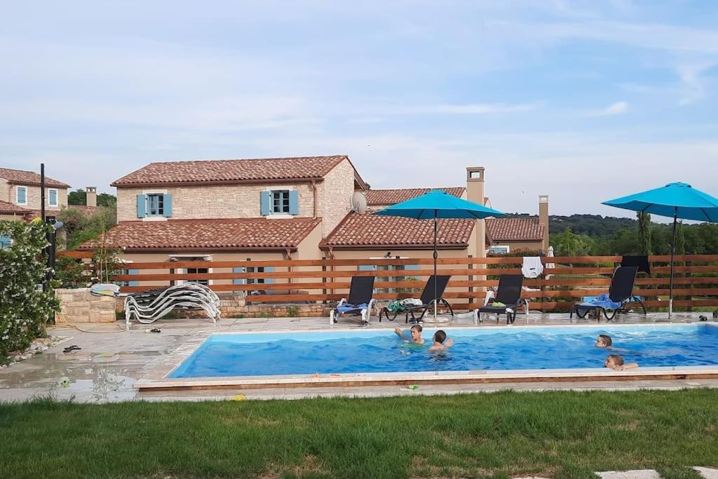 Holiday Home For 8 People, Pool + Sea View Vilanija Zewnętrze zdjęcie