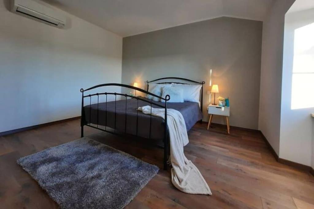 Holiday Home For 8 People, Pool + Sea View Vilanija Zewnętrze zdjęcie