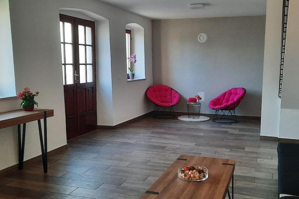 Holiday Home For 8 People, Pool + Sea View Vilanija Zewnętrze zdjęcie